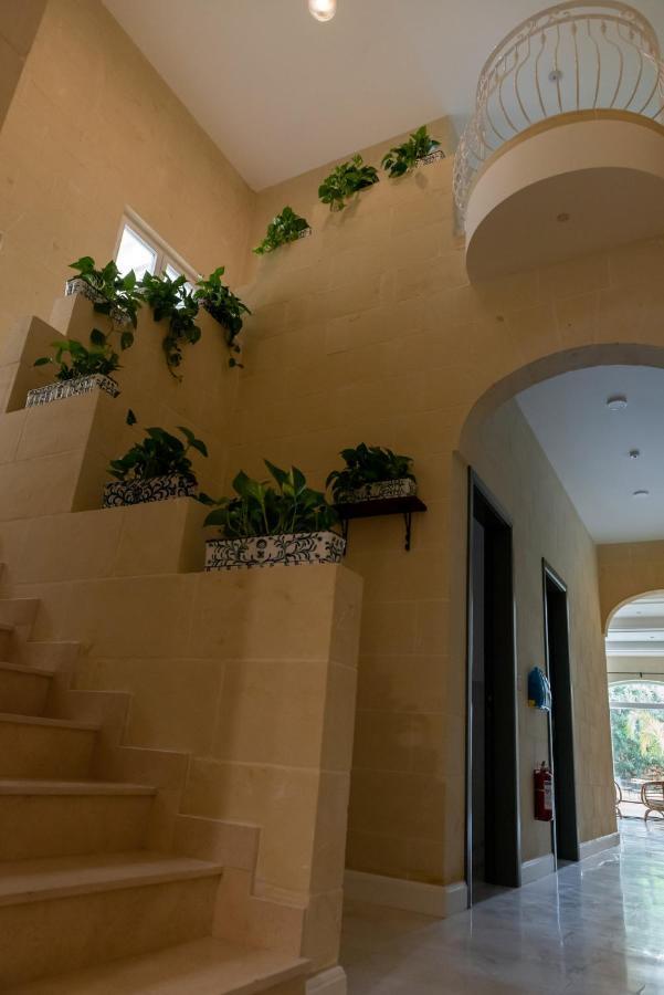 Bed and Breakfast The Carob Tree Victoria Exterior foto